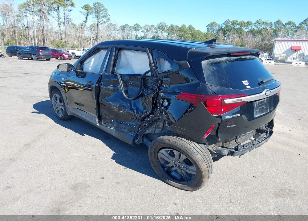 2021 KIA SELTOS LX VIN: KNDEPCAA1M7154630