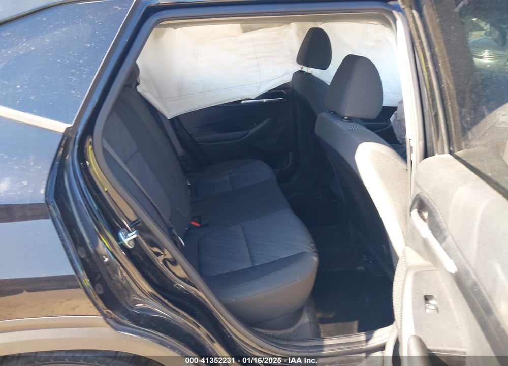 2021 KIA SELTOS LX VIN: KNDEPCAA1M7154630
