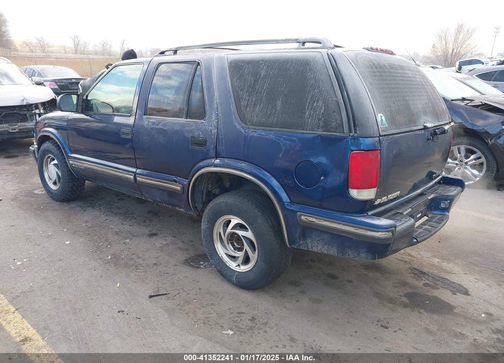 1999 CHEVROLET BLAZER LS VIN: 1GNDT13W0X2223207