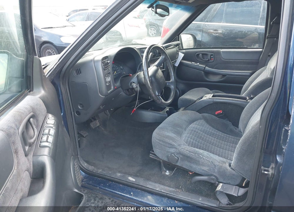 1999 CHEVROLET BLAZER LS VIN: 1GNDT13W0X2223207