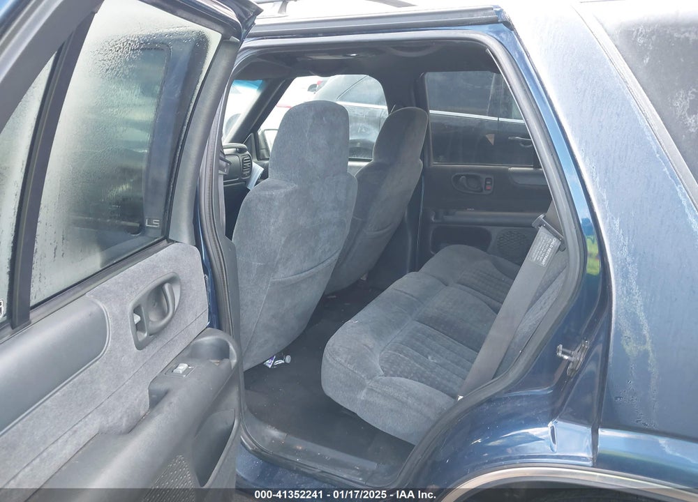 1999 CHEVROLET BLAZER LS VIN: 1GNDT13W0X2223207
