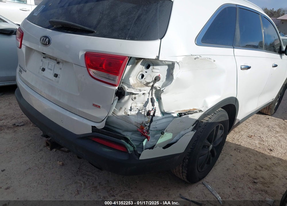 2016 KIA SORENTO 2.4L LX VIN: 5XYPGDA37GG109439