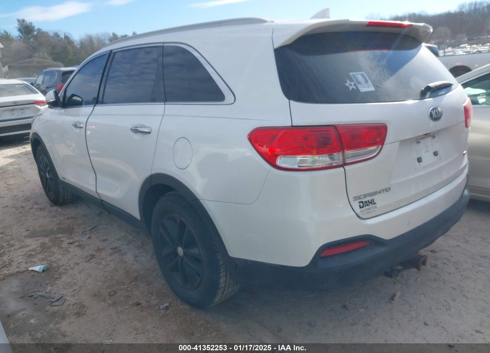 2016 KIA SORENTO 2.4L LX VIN: 5XYPGDA37GG109439