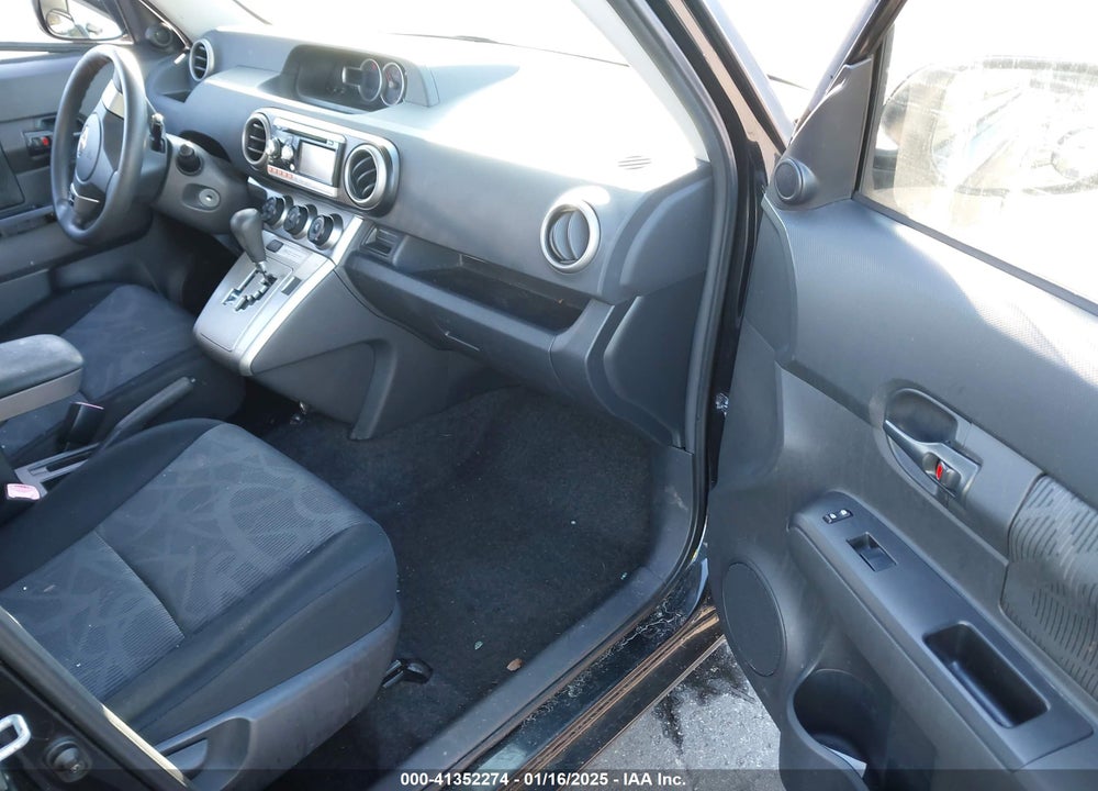 2011 SCION XB VIN: JTLZE4FE9B1124904