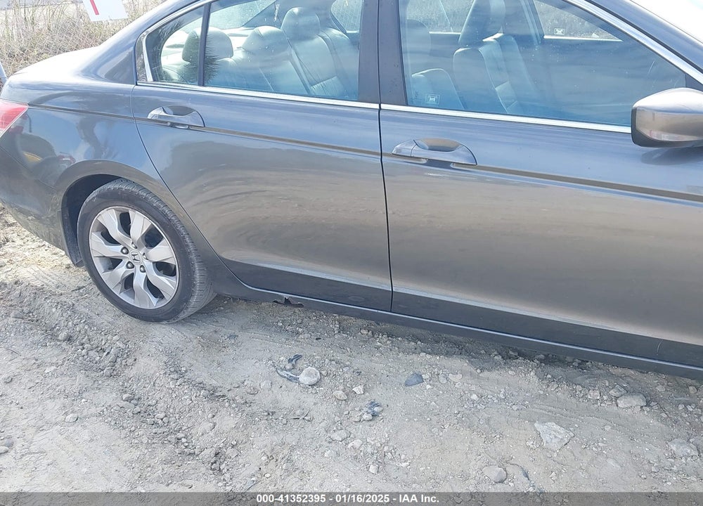 2008 HONDA ACCORD VIN: 1HGCP26898A156921