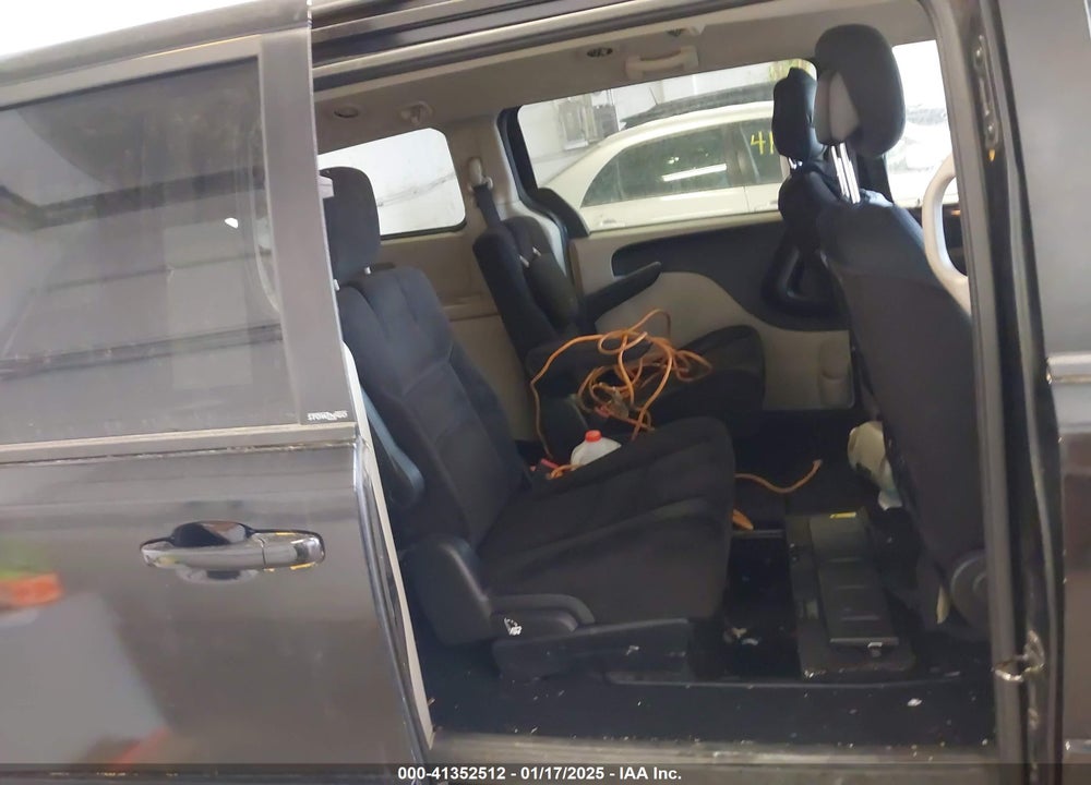 2014 DODGE GRAND CARAVAN SXT VIN: 2C4RDGCG8ER205382