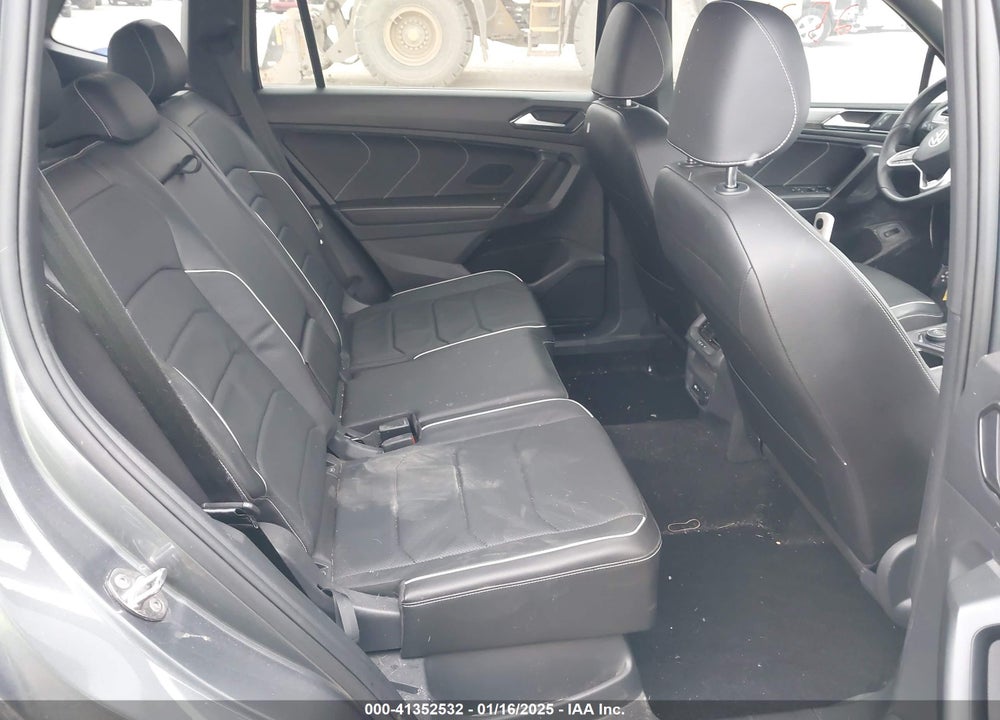 2022 VOLKSWAGEN TIGUAN 2.0T SEL R-LINE VIN: 3VV4B7AX1NM159048