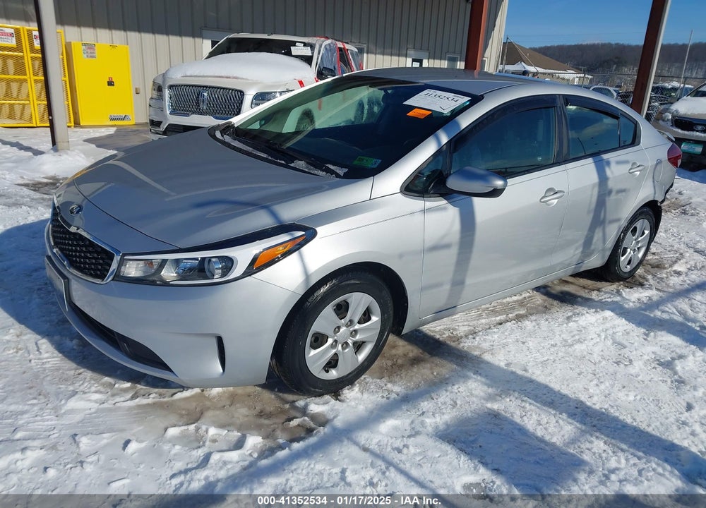 2017 KIA FORTE VIN: 3KPFL4A72HE084748