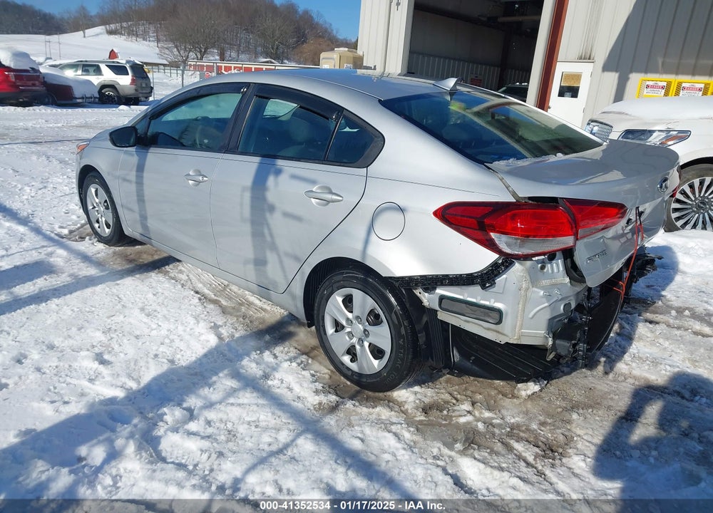 2017 KIA FORTE VIN: 3KPFL4A72HE084748