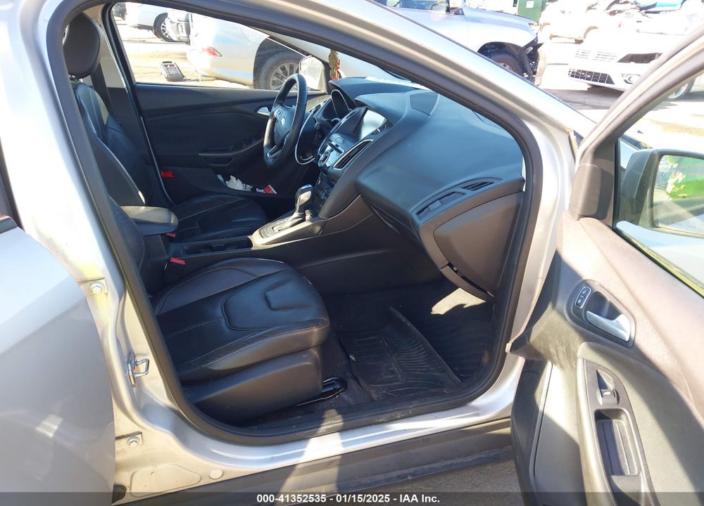 2015 FORD FOCUS VIN: 1FADP3F24FL360506
