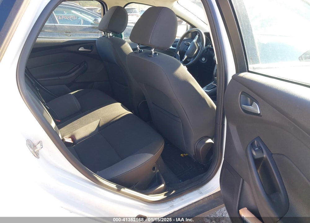 2014 FORD FOCUS VIN: 1FADP3K21EL414476