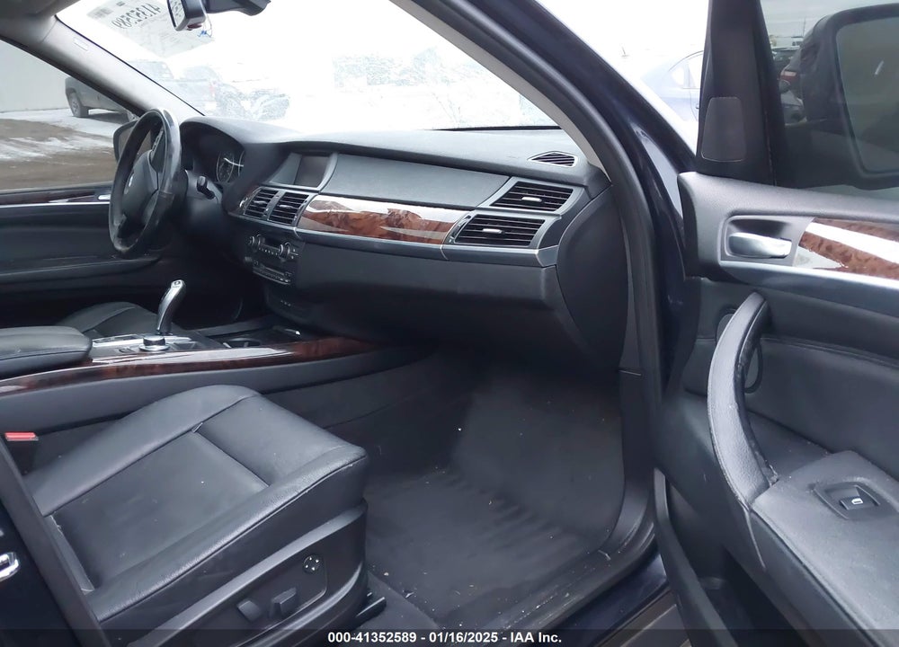 2009 BMW X5 XDRIVE48I VIN: 5UXFE835X9L309244