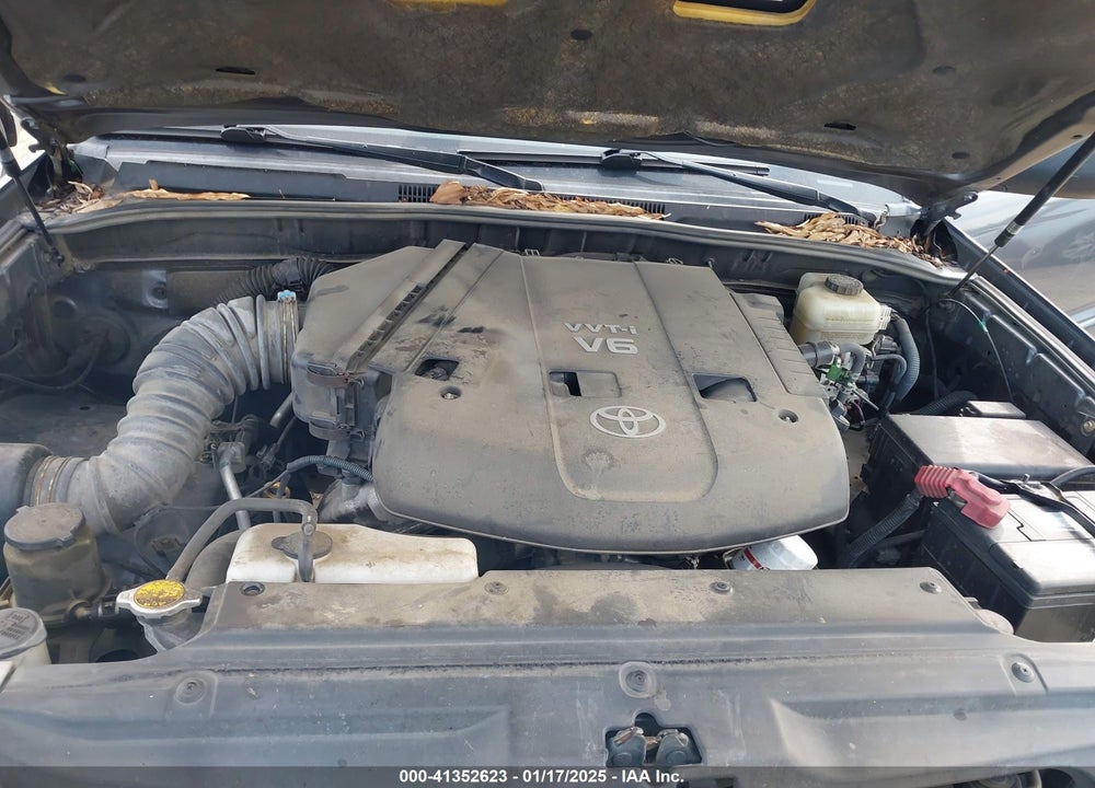 2005 TOYOTA 4RUNNER SR5 V6 VIN: JTEZU14R550049093