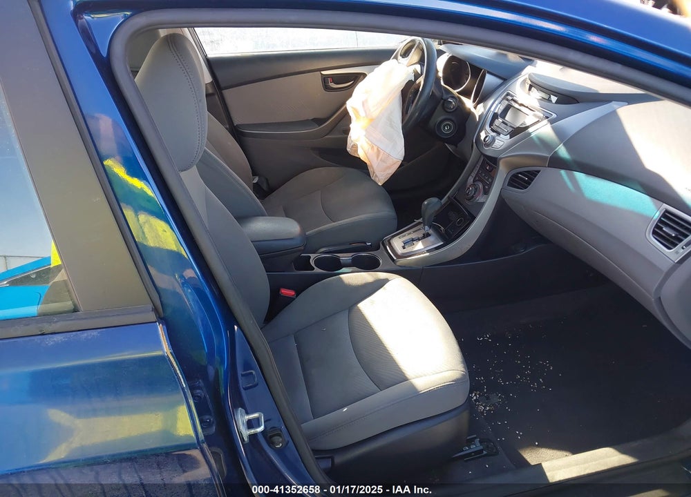 2013 HYUNDAI ELANTRA VIN: KMHDH4AE2DU604669