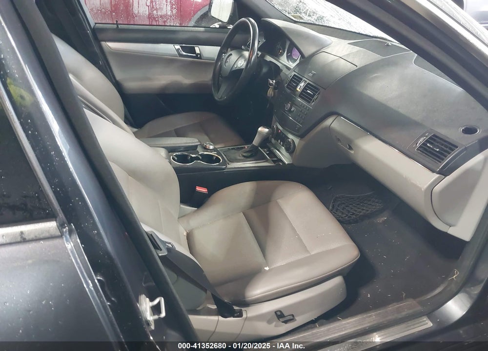 2008 MERCEDES-BENZ C 300 VIN: WDDGF54X28F066971