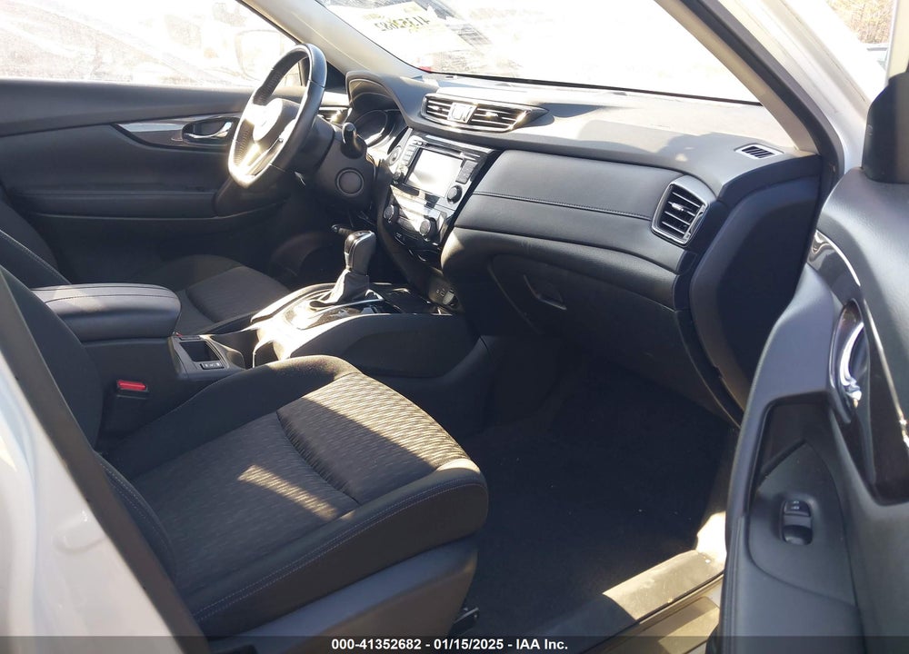 2019 NISSAN ROGUE SV VIN: JN8AT2MV6KW387509