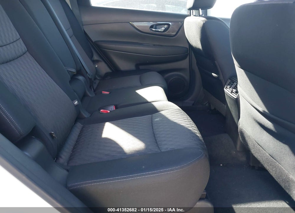 2019 NISSAN ROGUE SV VIN: JN8AT2MV6KW387509