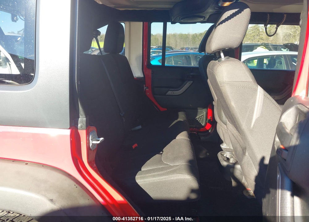 2014 JEEP WRANGLER UNLIMITED SPORT VIN: 1C4BJWDG6EL176718