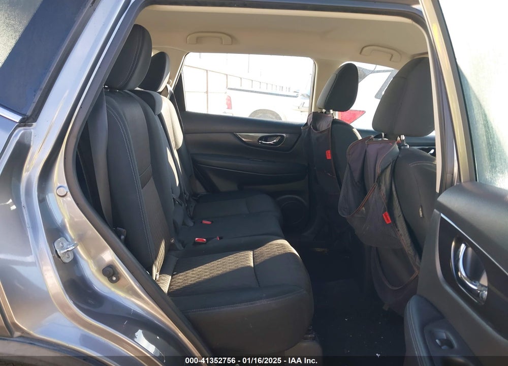 2018 NISSAN ROGUE S VIN: KNMAT2MT0JP583089