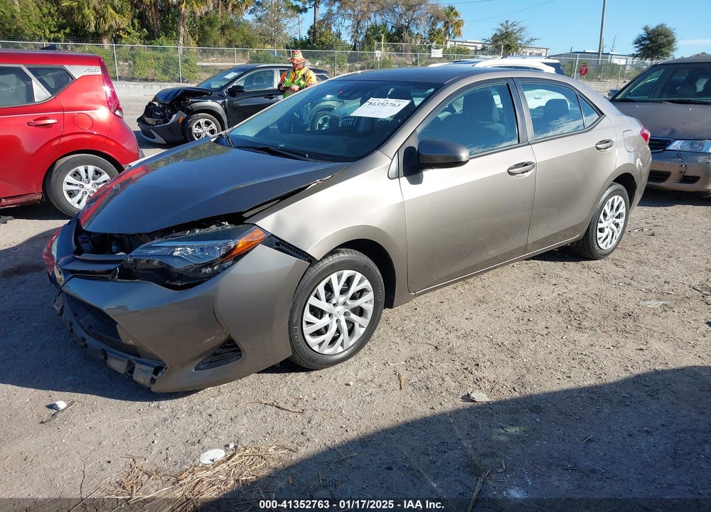 2019 TOYOTA COROLLA LE VIN: 5YFBURHE5KP945987