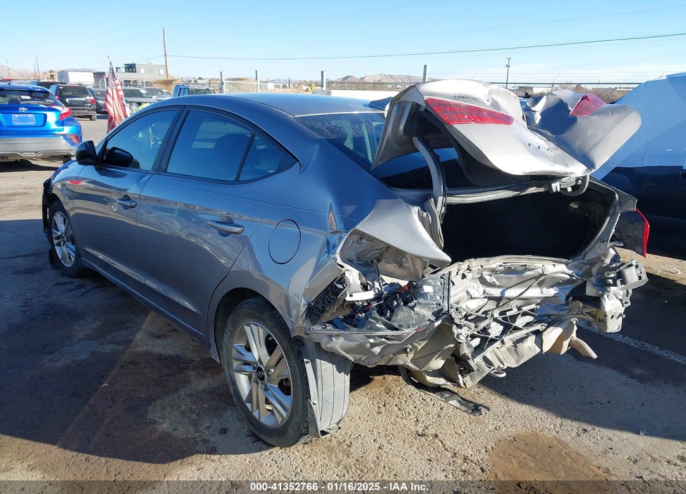 2020 HYUNDAI ELANTRA VIN: KMHD84LFXLU017558