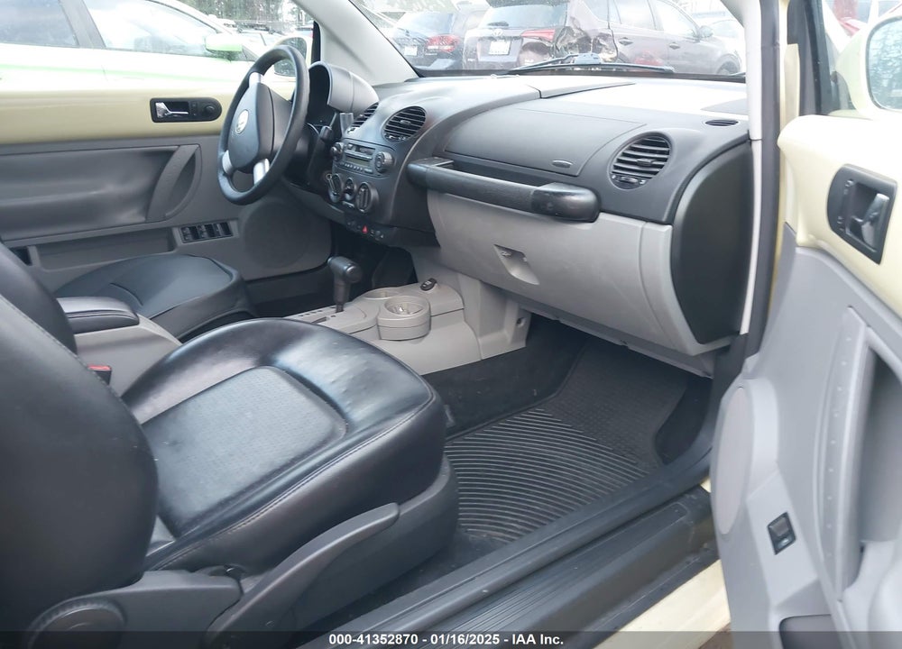 2003 VOLKSWAGEN NEW BEETLE GLS VIN: 3VWCK21Y73M311608