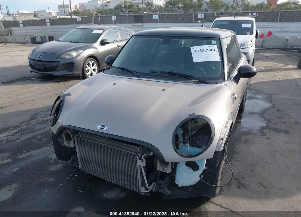 2013 MINI HARDTOP COOPER VIN: WMWSU3C58DT374833