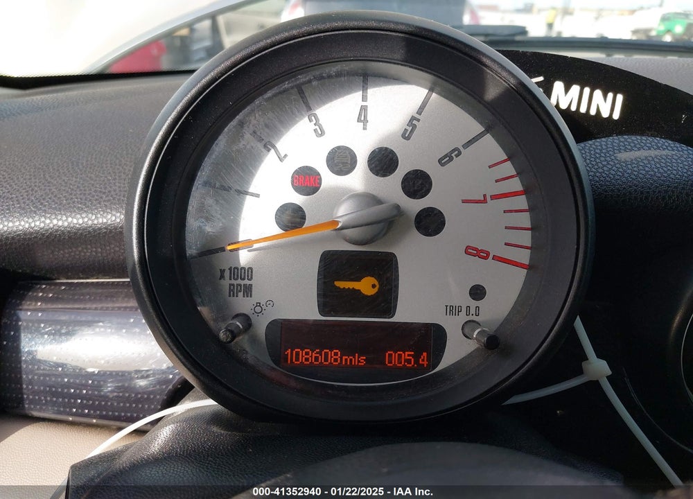 2013 MINI HARDTOP COOPER VIN: WMWSU3C58DT374833