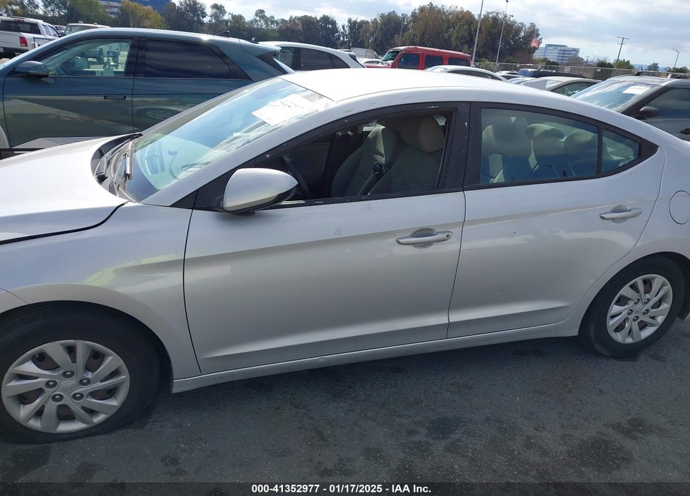 2017 HYUNDAI ELANTRA SE VIN: KMHD74LF5HU084174