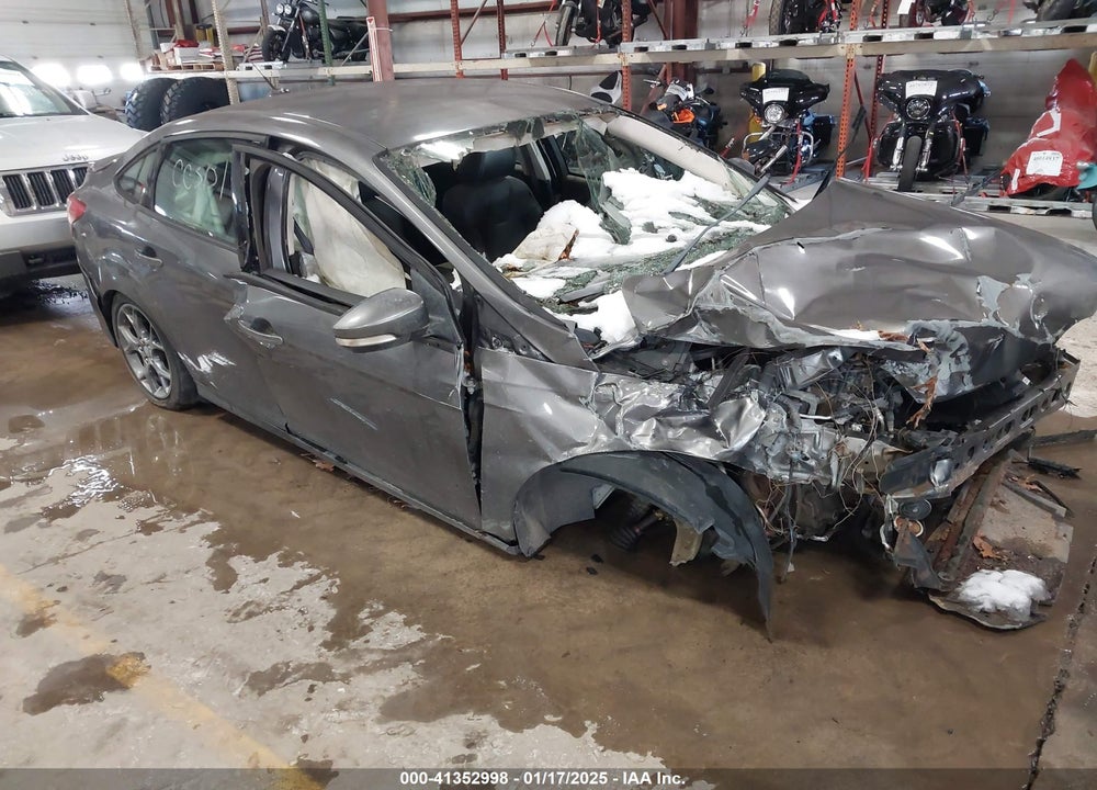 2013 FORD FOCUS SE VIN: 1FADP3F21DL117538