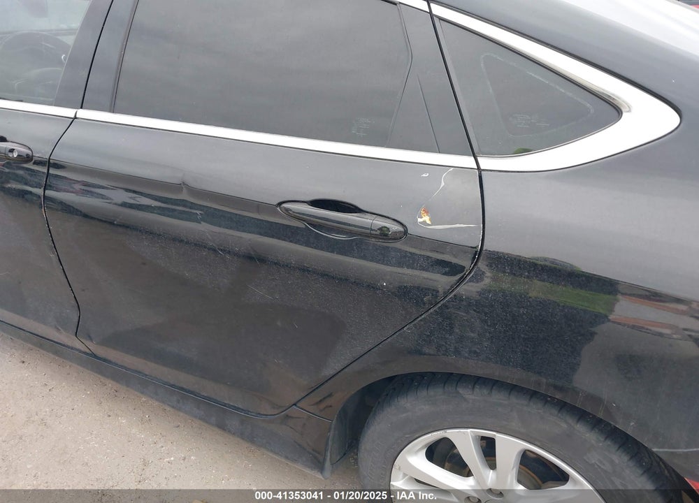 2015 CHRYSLER 200 VIN: 1C3CCCAB3FN724061