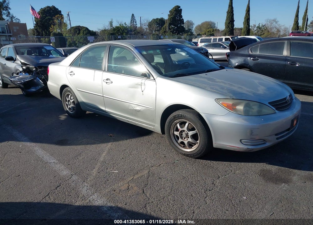 2002 TOYOTA CAMRY LE VIN: JTDBE30K620061577