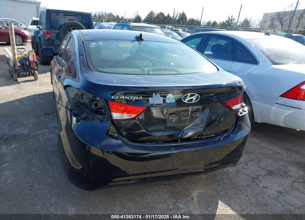 2013 HYUNDAI ELANTRA VIN: KMHDH4AE1DU853321