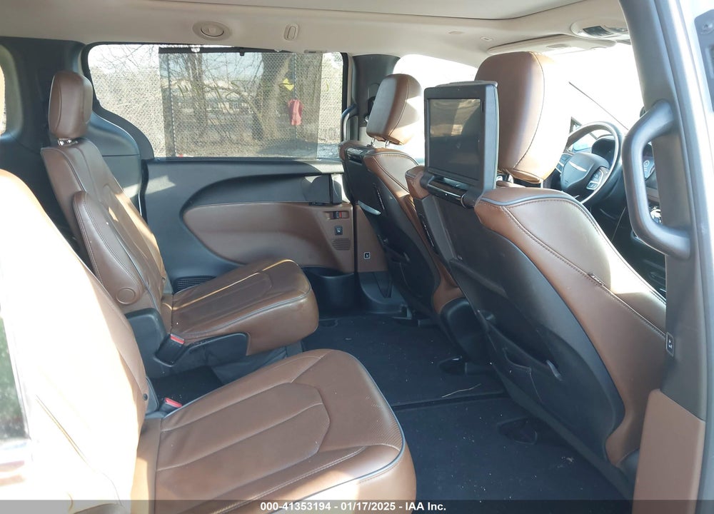 2019 CHRYSLER PACIFICA LIMITED VIN: 2C4RC1GGXKR629765