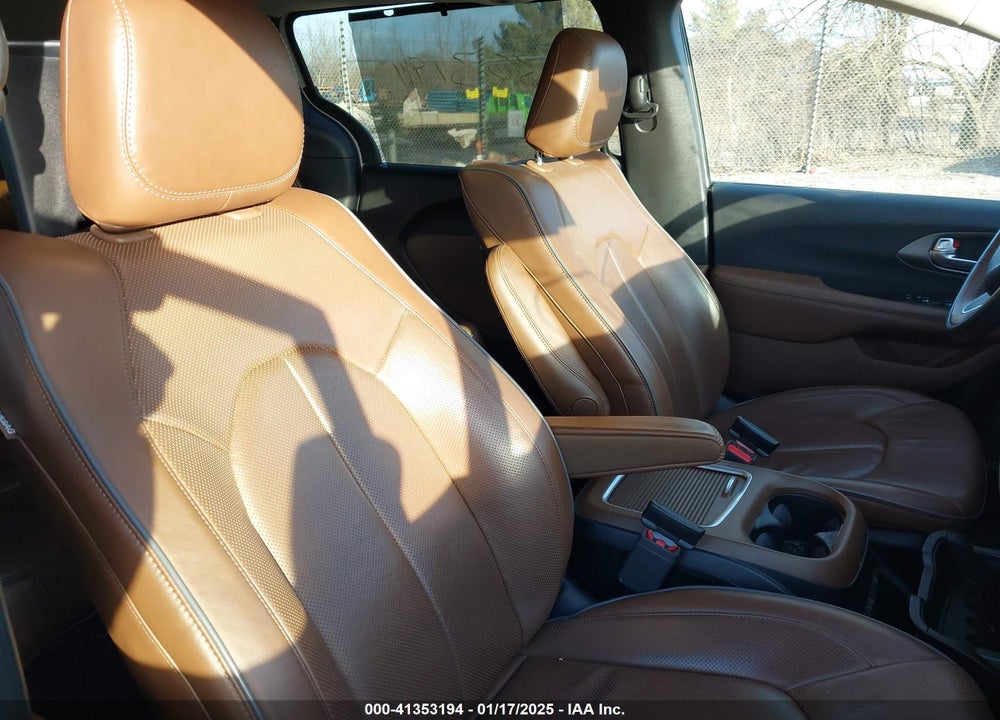 2019 CHRYSLER PACIFICA LIMITED VIN: 2C4RC1GGXKR629765