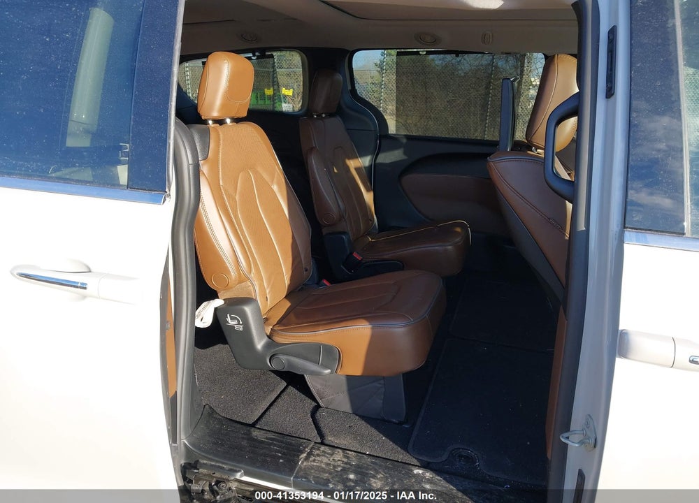 2019 CHRYSLER PACIFICA LIMITED VIN: 2C4RC1GGXKR629765