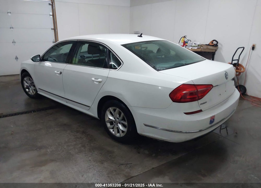2016 VOLKSWAGEN PASSAT 1.8T S VIN: 1VWAT7A36GC005271