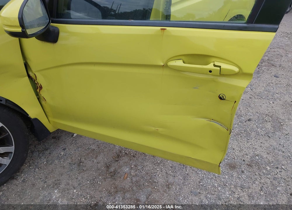 2016 HONDA FIT VIN: JHMGK5H71GX005814