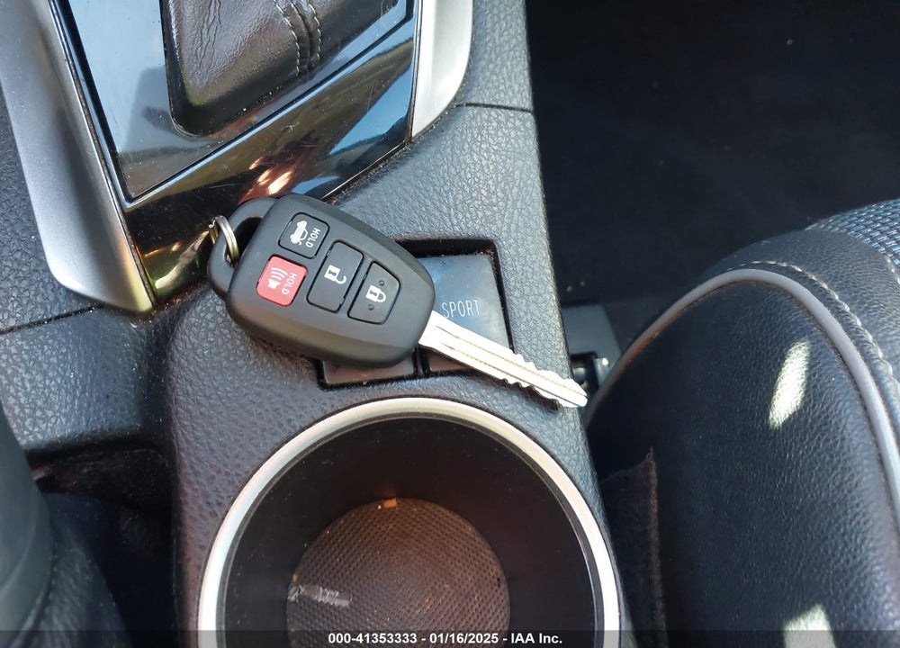 2015 TOYOTA COROLLA VIN: 5YFBURHE3FP268587