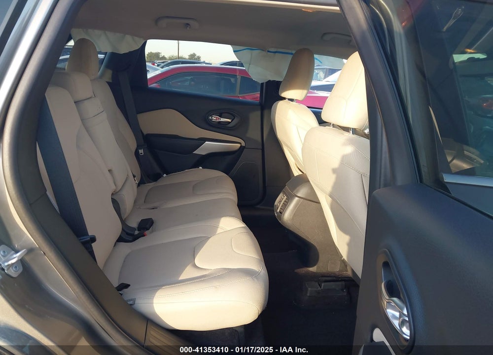 2017 JEEP CHEROKEE LATITUDE FWD VIN: 1C4PJLCB0HW650286