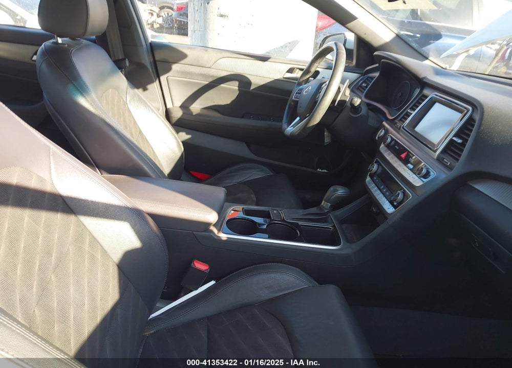 2019 HYUNDAI SONATA VIN: 5NPE34AF1KH820438