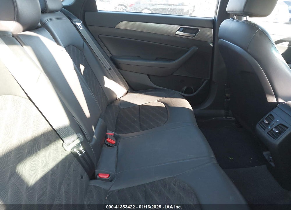 2019 HYUNDAI SONATA VIN: 5NPE34AF1KH820438