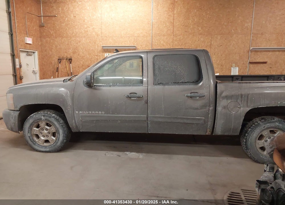 2008 CHEVROLET SILVERADO 1500 LT1 VIN: 2GCEK13M381193202