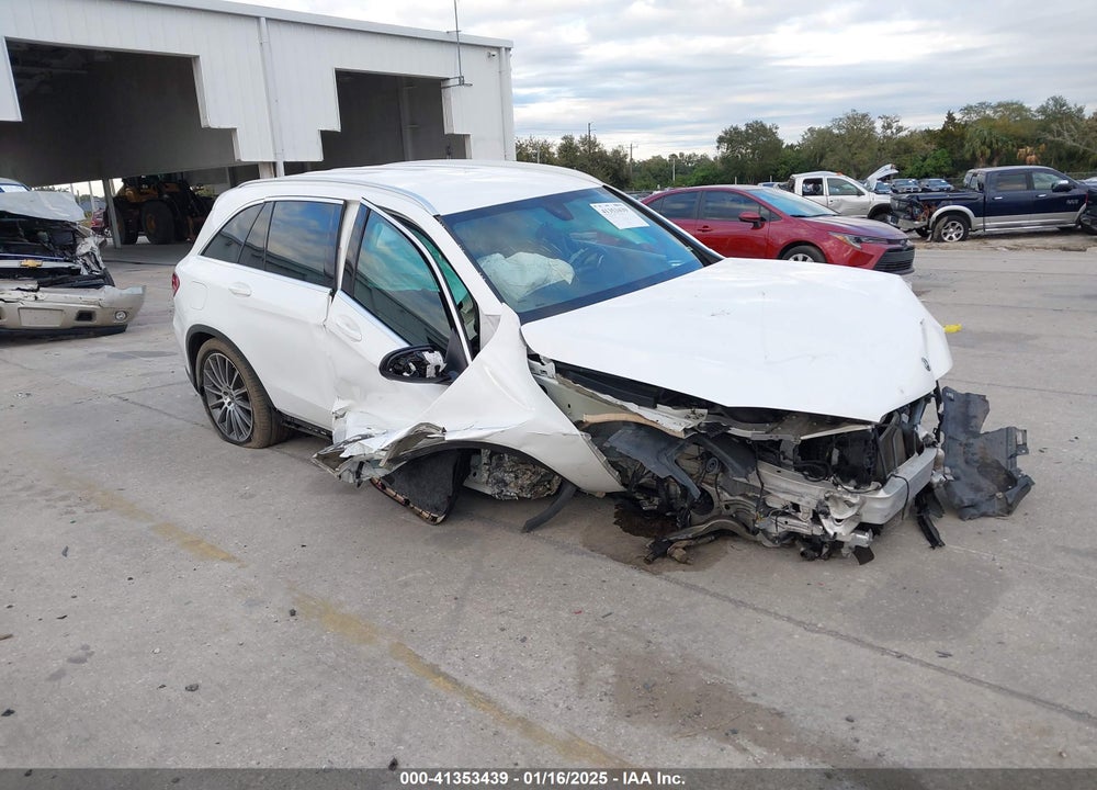 2020 MERCEDES-BENZ GLC 300 VIN: WDC0G8DB2LF739999