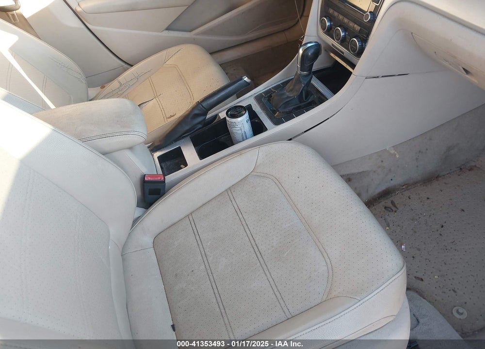 2012 VOLKSWAGEN PASSAT VIN: 1VWBP7A3XCC077531