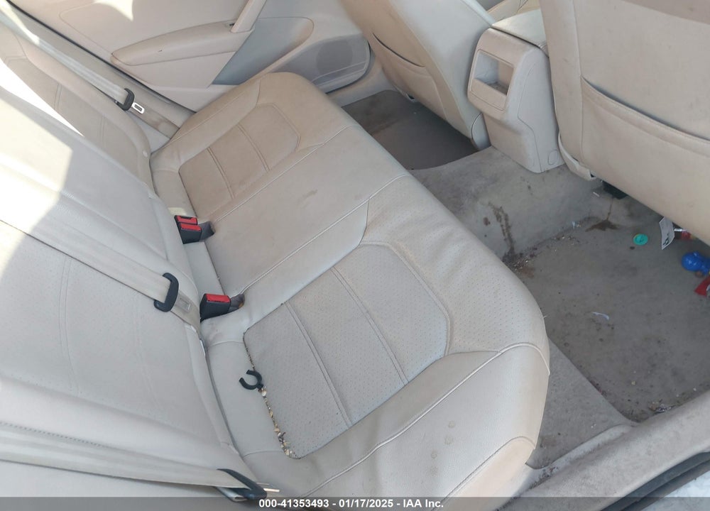 2012 VOLKSWAGEN PASSAT VIN: 1VWBP7A3XCC077531