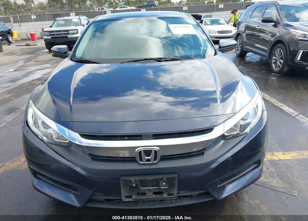 2018 HONDA CIVIC VIN: 2HGFC2F79JH569817