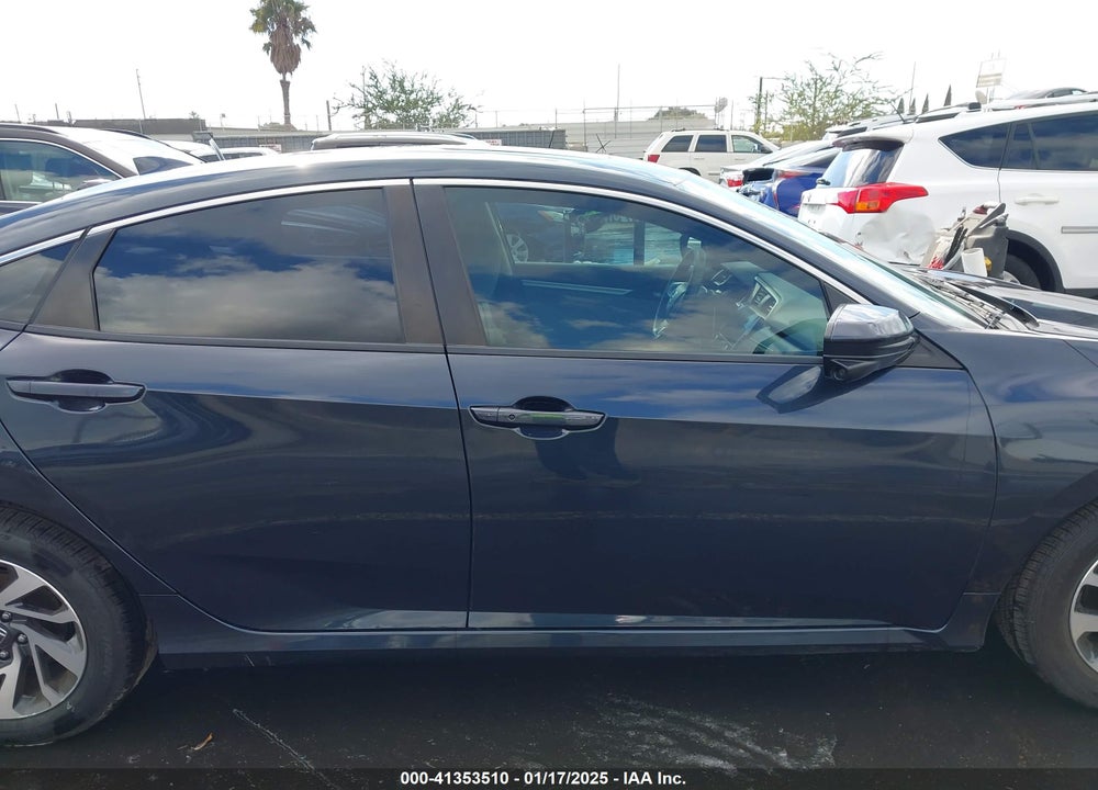 2018 HONDA CIVIC VIN: 2HGFC2F79JH569817