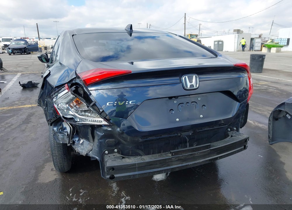 2018 HONDA CIVIC VIN: 2HGFC2F79JH569817