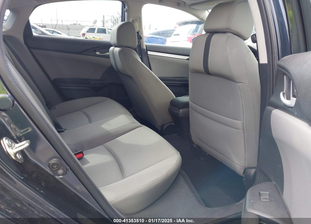 2018 HONDA CIVIC VIN: 2HGFC2F79JH569817